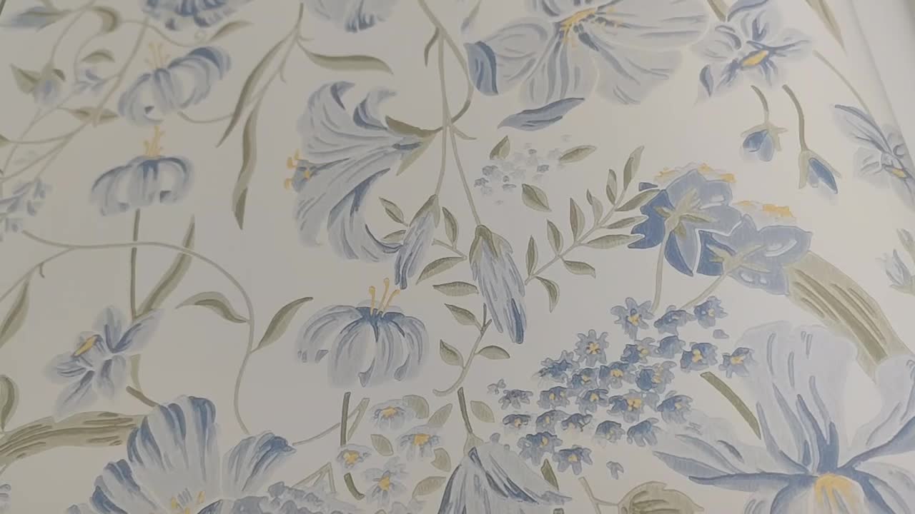 Kék mezei virág mintás skandi stílusú design tapéta, Karins bukett sky blue