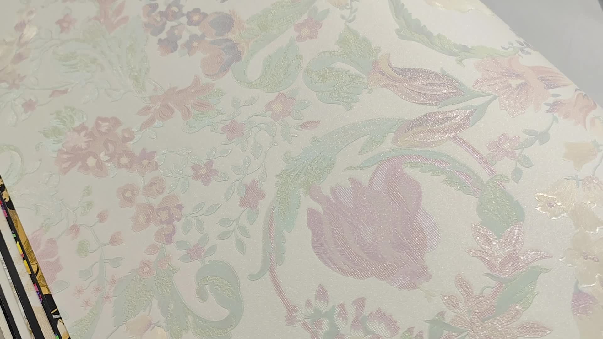 Versace design tapéta rózsaszín zöldes paszell virágos mintával