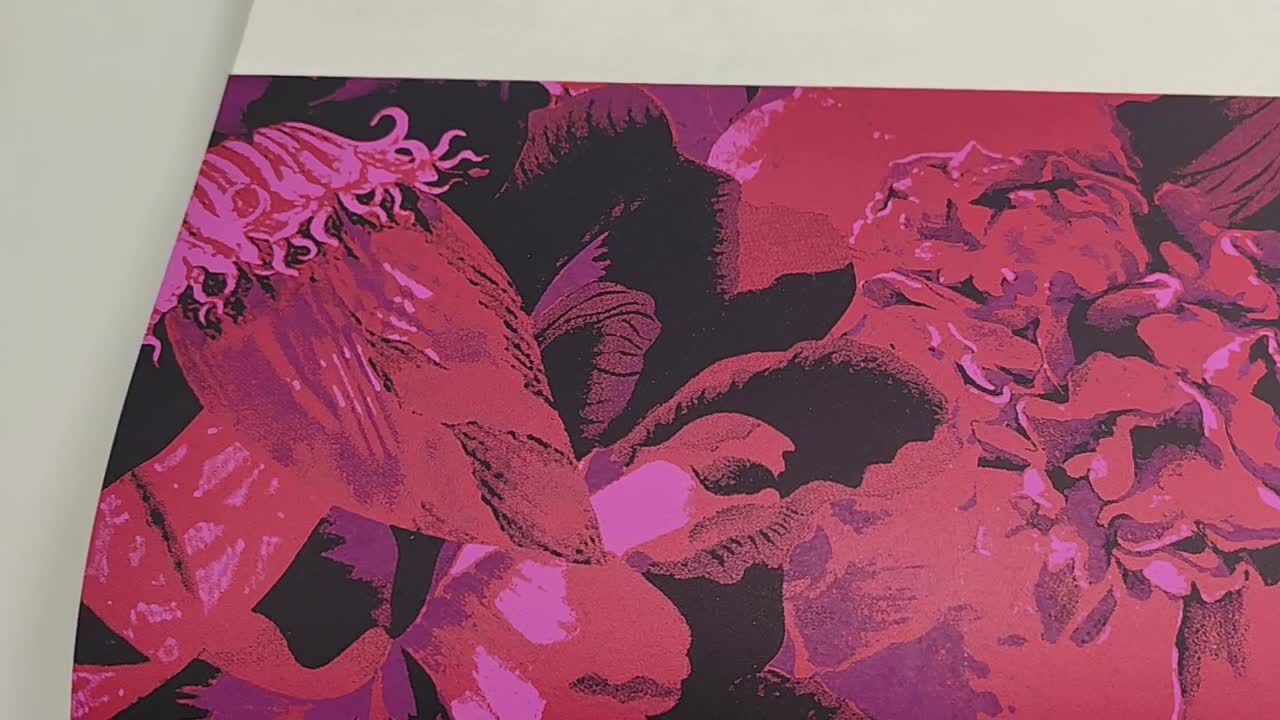 Khroma design tapéta lila extravagáns virágos mintával