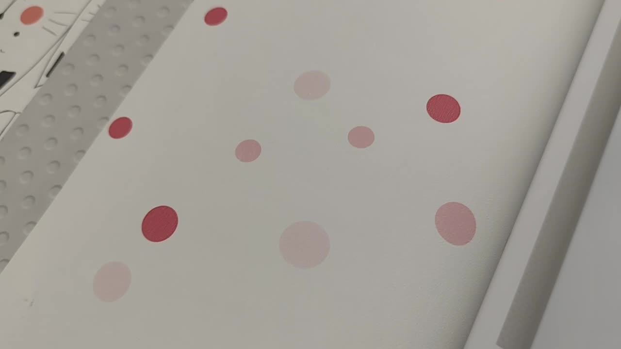 Pöttyös mintás gyerek tapéta rózsaszín színben