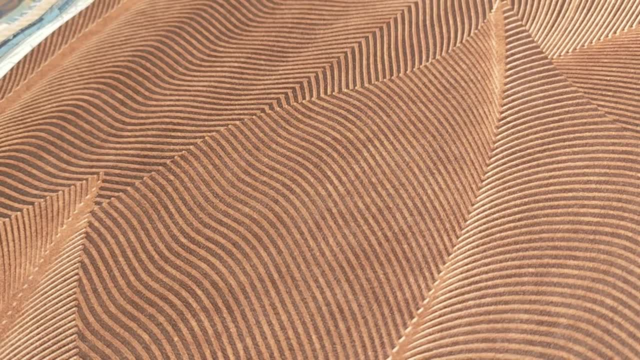 Struktúrált elegáns bronz barna levél mintás design tapéta