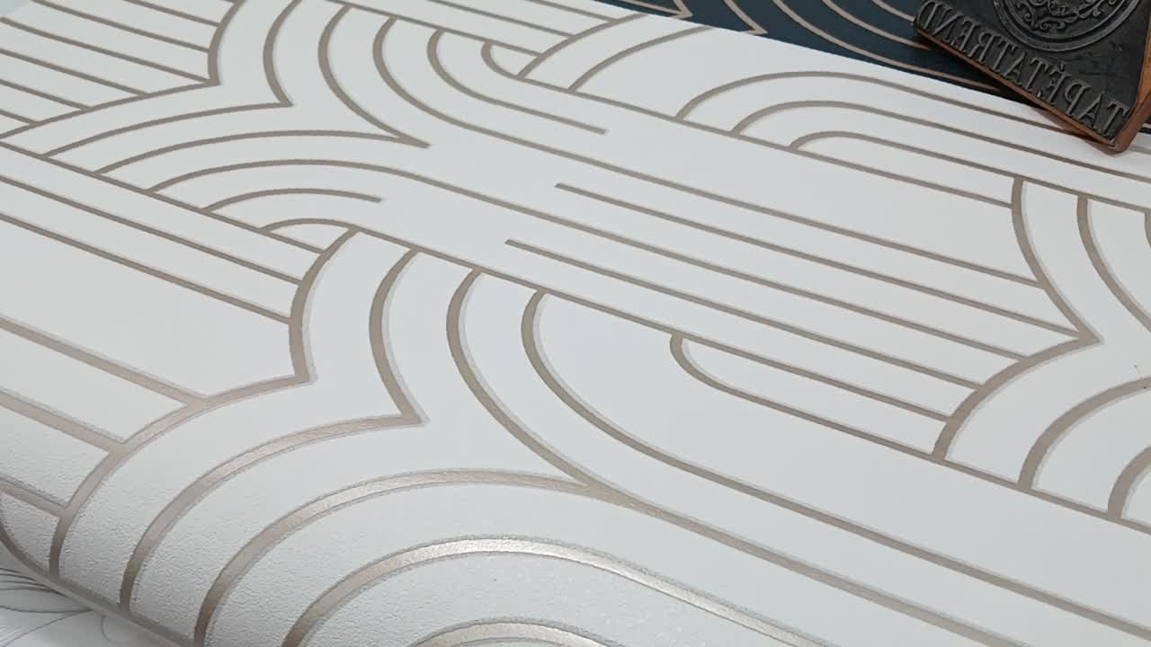 Art deco tapéta krémfehér alapon metál geometrikus mintával