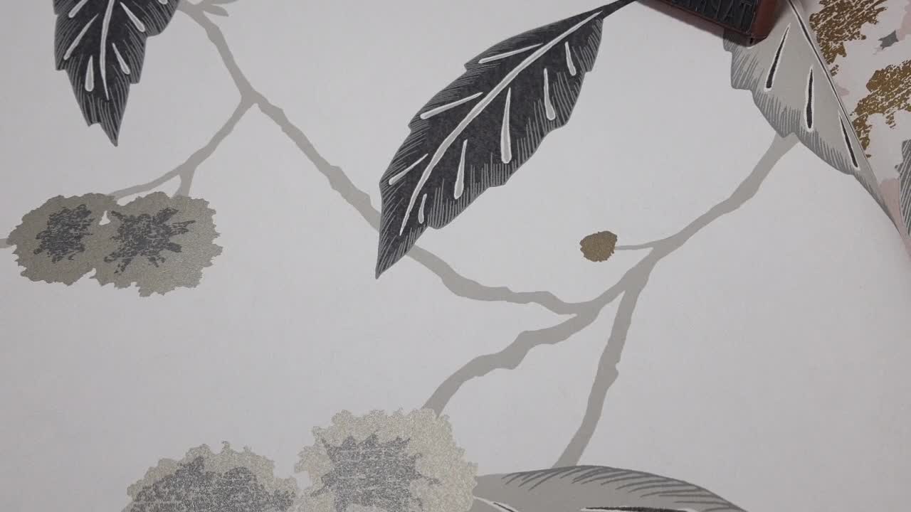 Harlequin luxus tapéta elegáns virágos mintával