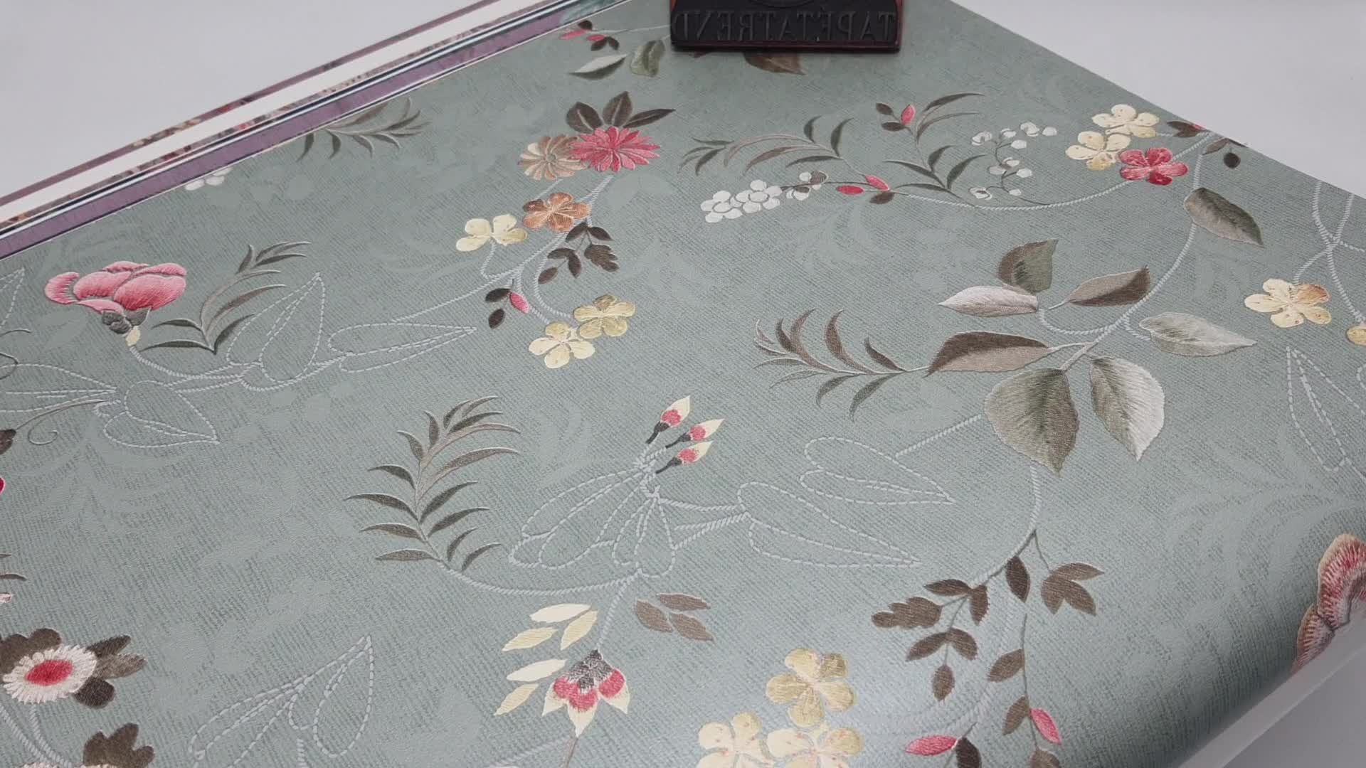 Romantikus virág és levél mintás világos petrol kék színű design tapéta