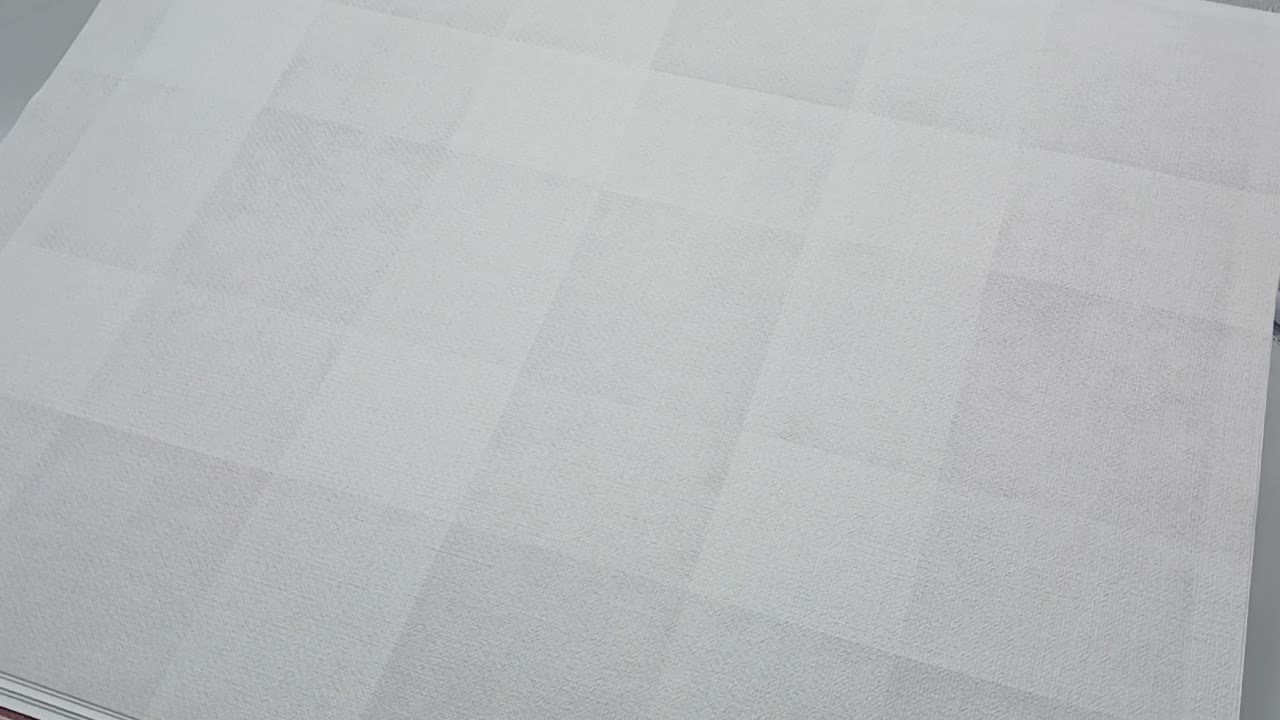 Szürke kockás mintás vlies tapéta PVC mentes