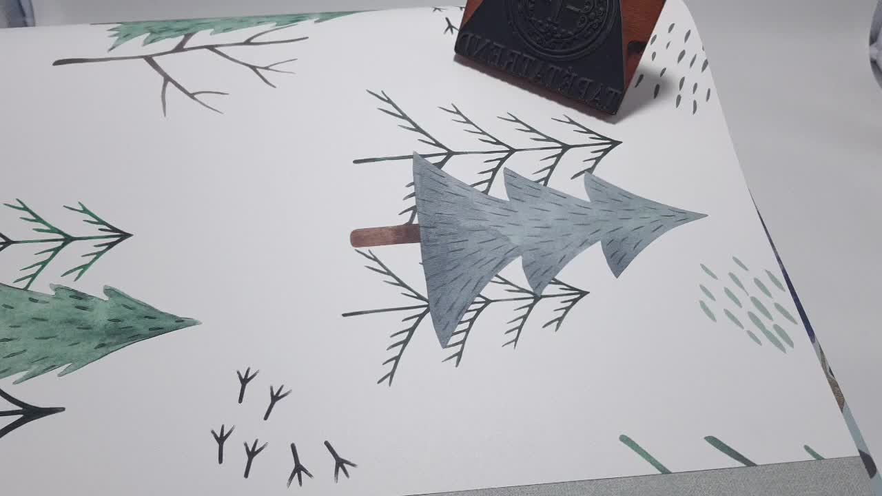 Fenyő fa mintás akvarell stílusú gyerek design tapéta