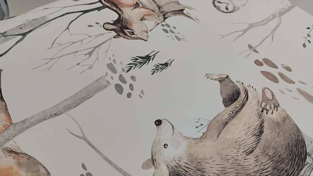 Gyerek design tapéta eredei állatokkal akvarell stílusban