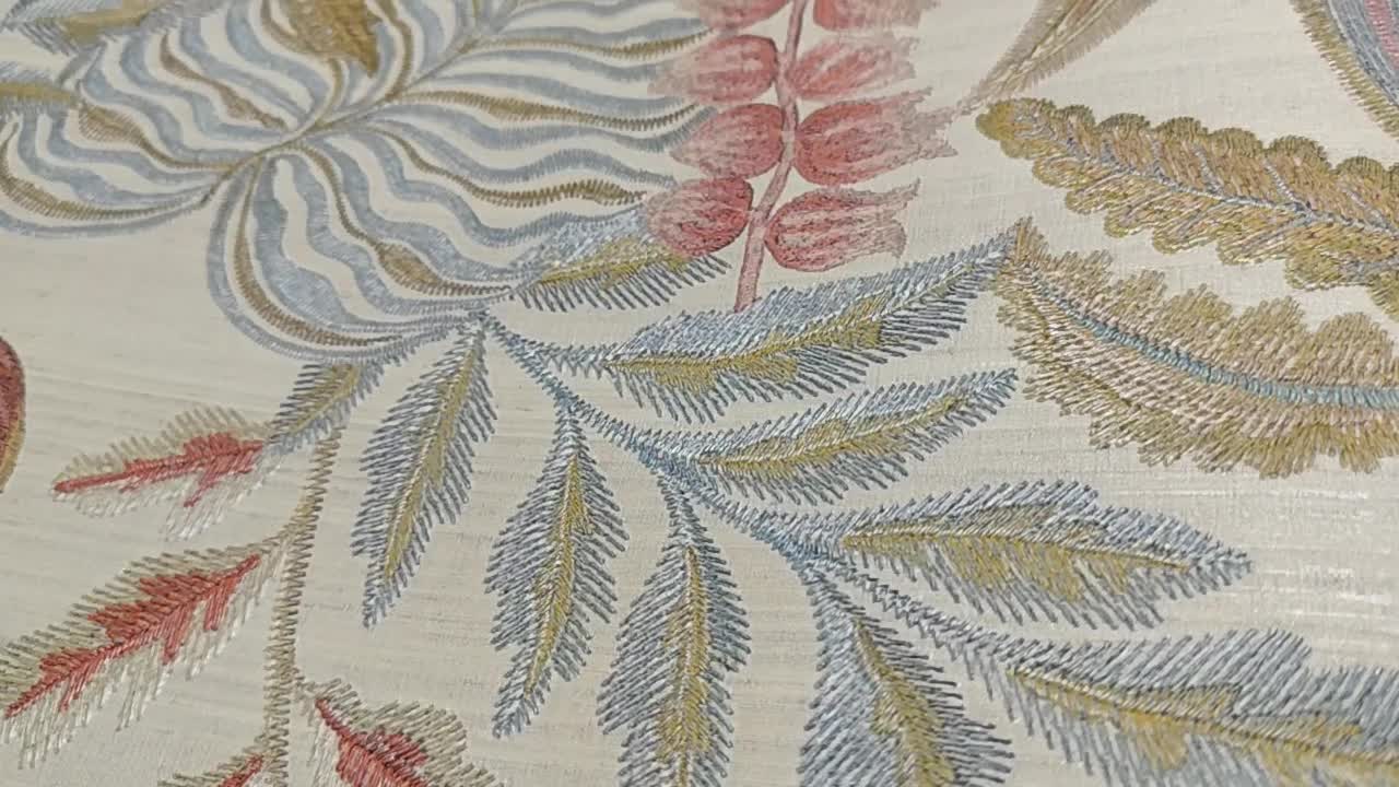 100cm olasz luxus tapéta himzett hatású virágos mintával