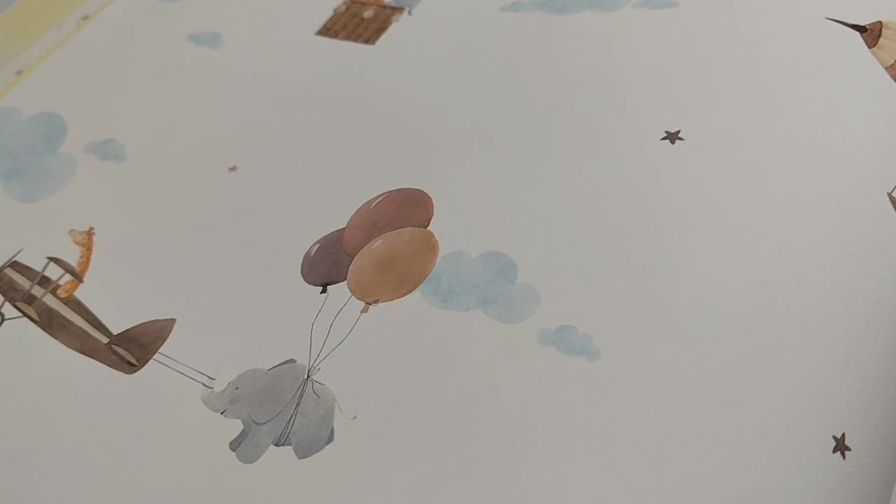 Gyerek tapéta repülő légballon mintával kékes színvilágban