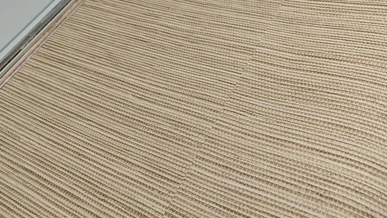 Vinyl tapéta textilhatású horizontális mintával natúr színben