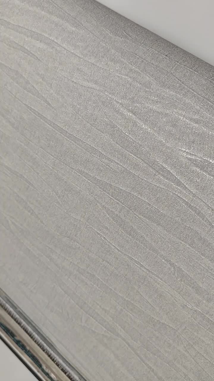 Struktúrált csíkos vlies design tapéta ezüst szürke színben