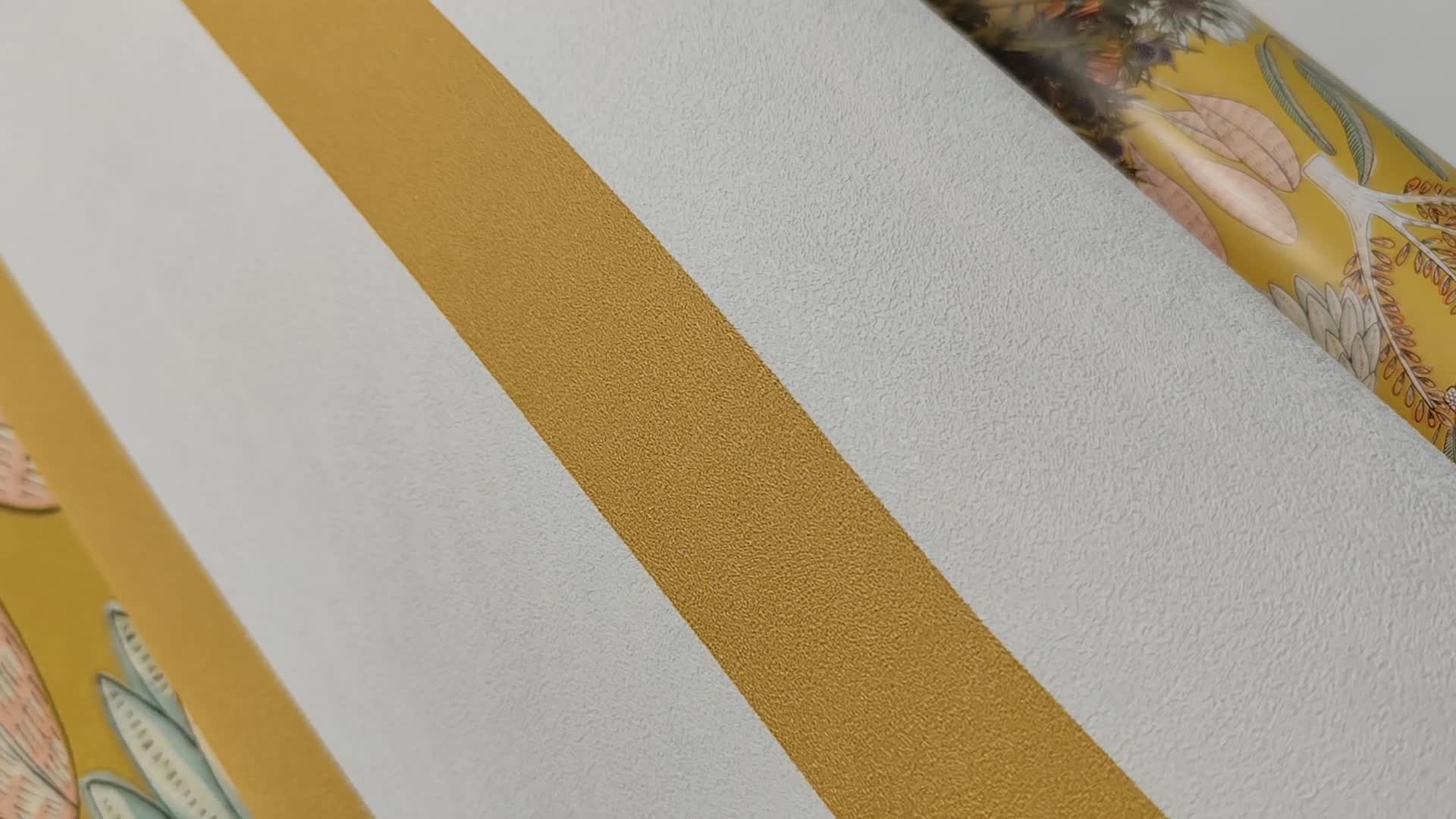 Vinyl tapéta szabálytalan csíkos mintával curry sárga színnel