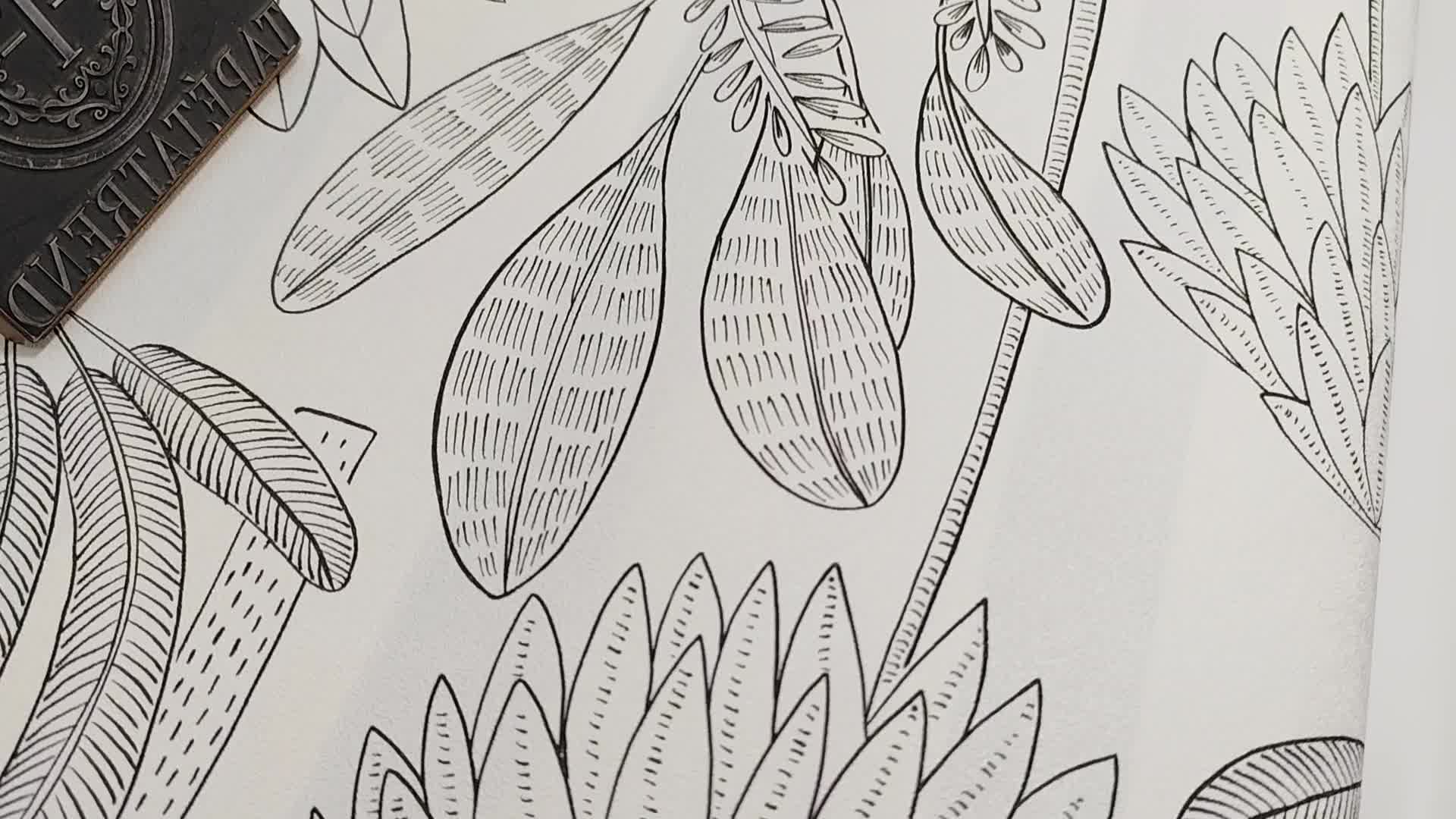 Fekete fehér tapéta modern pálmaleveles mintával