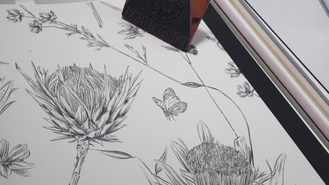 Vinyl tapéta fekete mezei virágos mintával