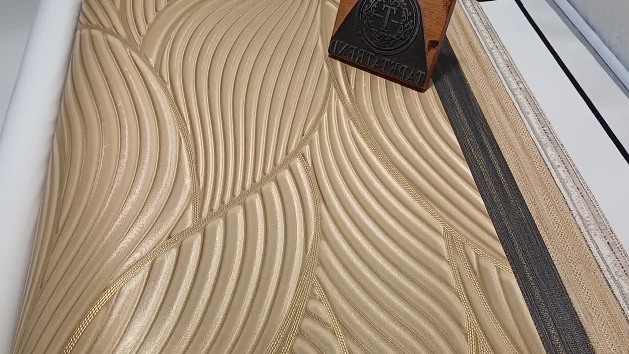 Arany olasz tapéta elegáns anyagában mintás leveles mintával 70cm széles