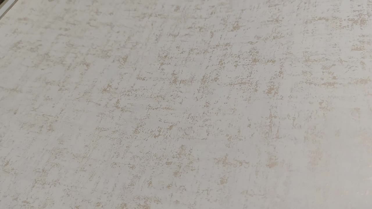 Elegáns arany koptatott fehér francia design tapéta