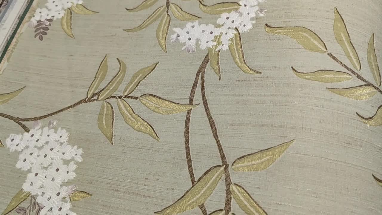 Olasz dekor tapéta zöld leveles mintával textiles struktúrával