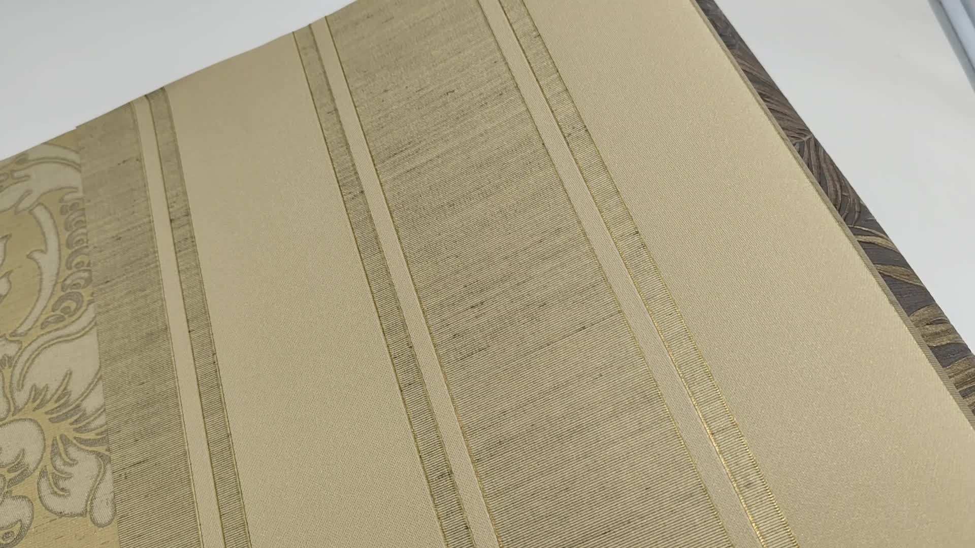 Zöld dekor tapéta klasszikus csíkos mintával