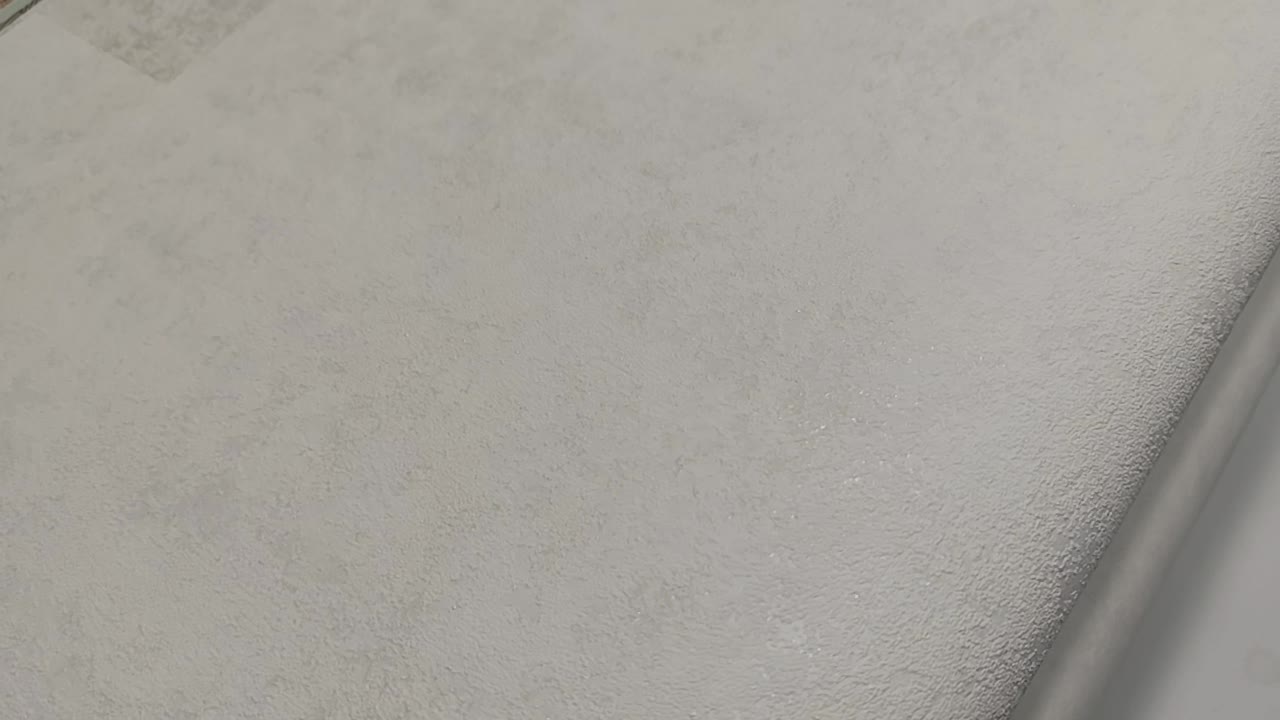 Egyszínű struktúrált tört fehér koptatott design tapéta