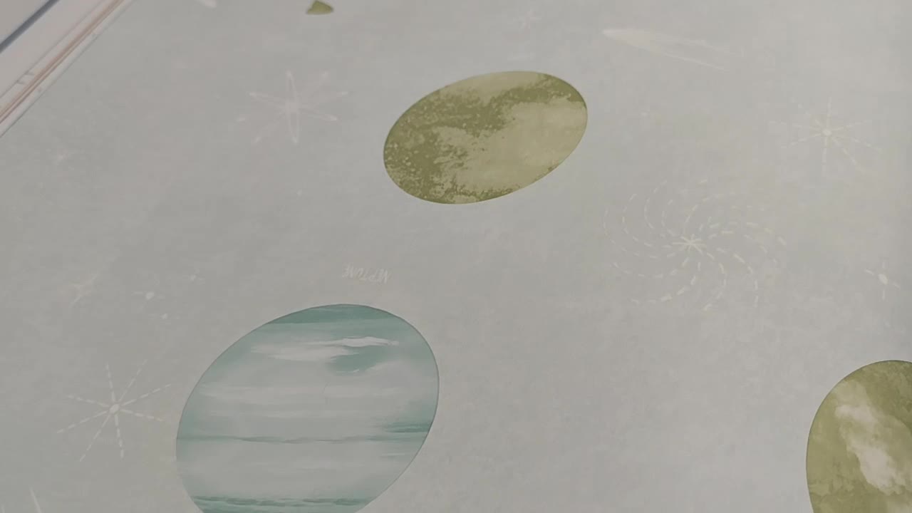 Gyerek tapéta zöld bolygós mintával