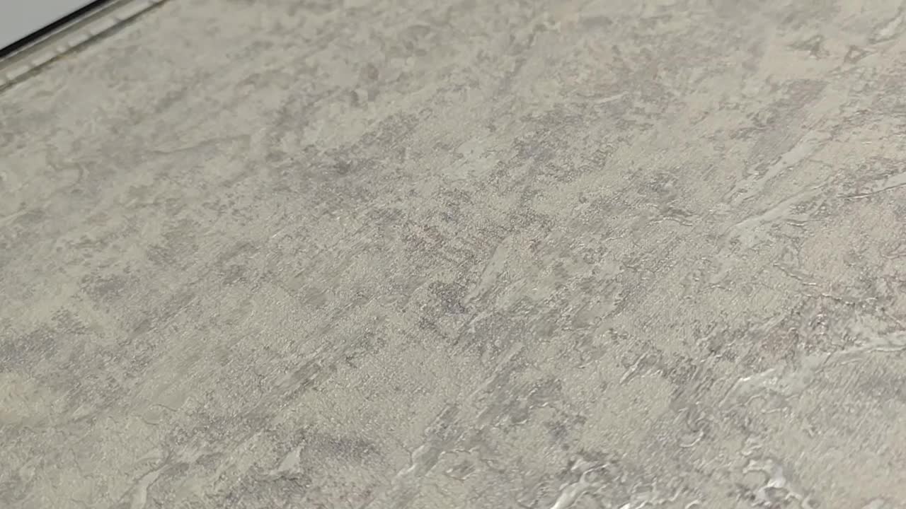 Szürkés bézs színű luxus tapéta koptatott felülettel