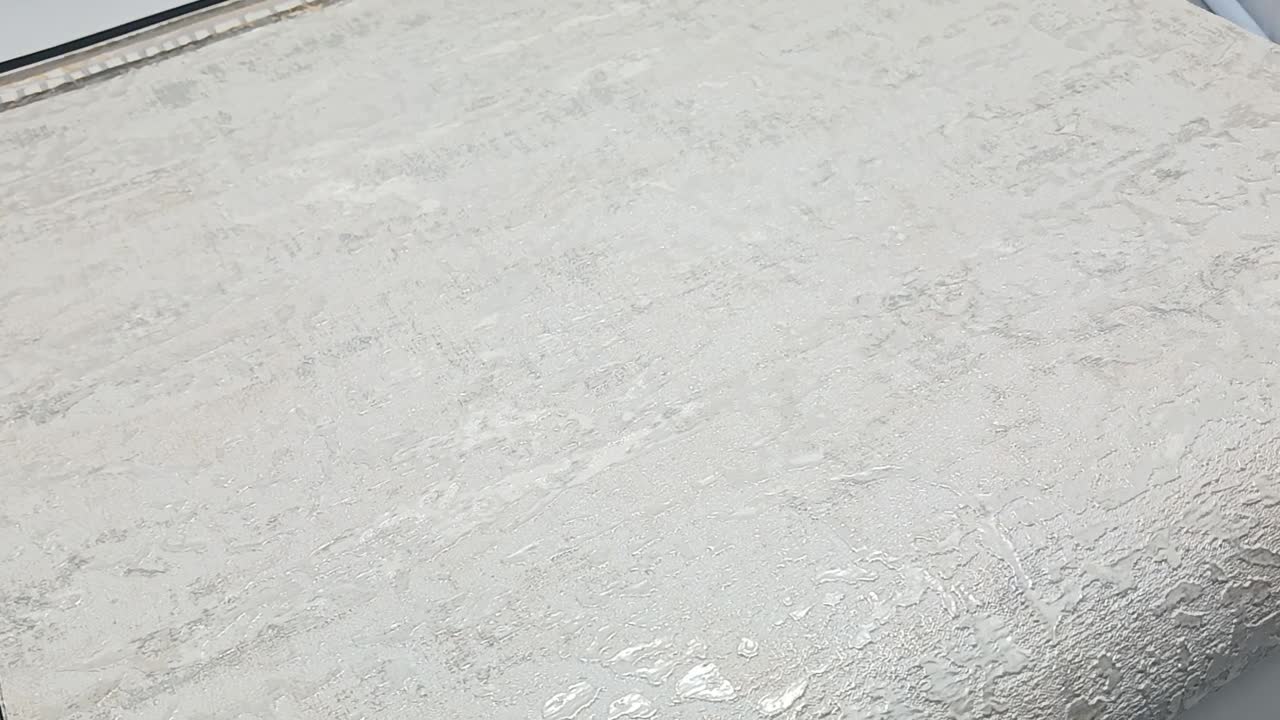 Bézs enyhe szürke színű luxus tapéta koptatott felülettel