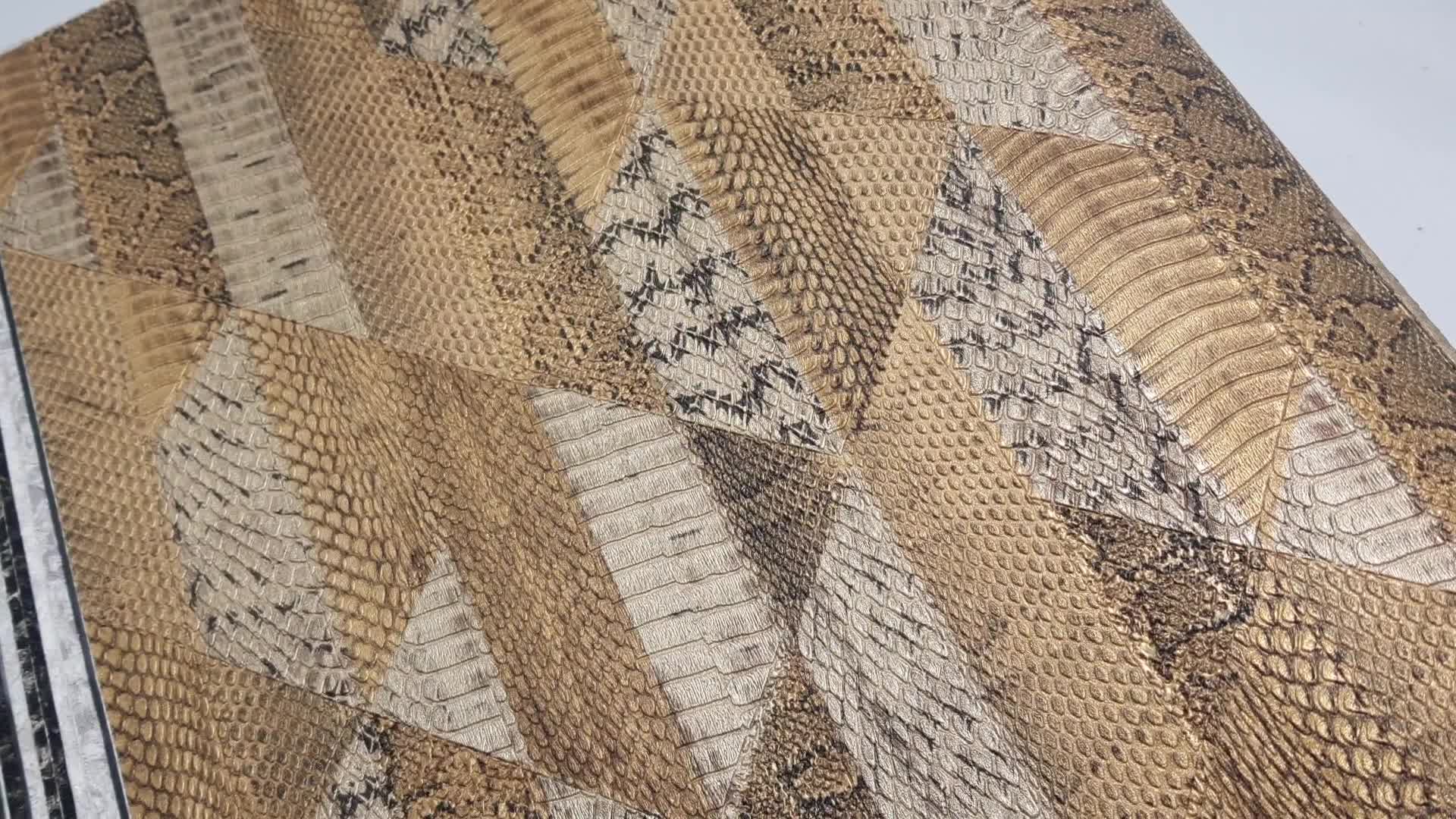 Barna kígyóbőr mintás Roberto Cavalli luxus tapéta 106cm széles