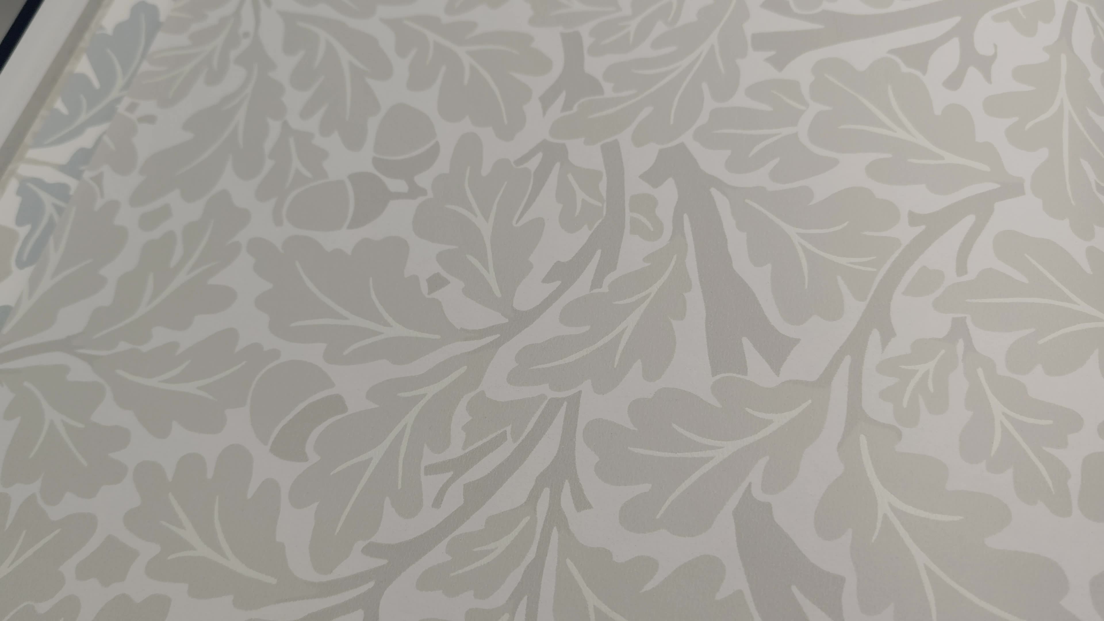 Szürke angol dekor tapéta tölgyfalevél mintával