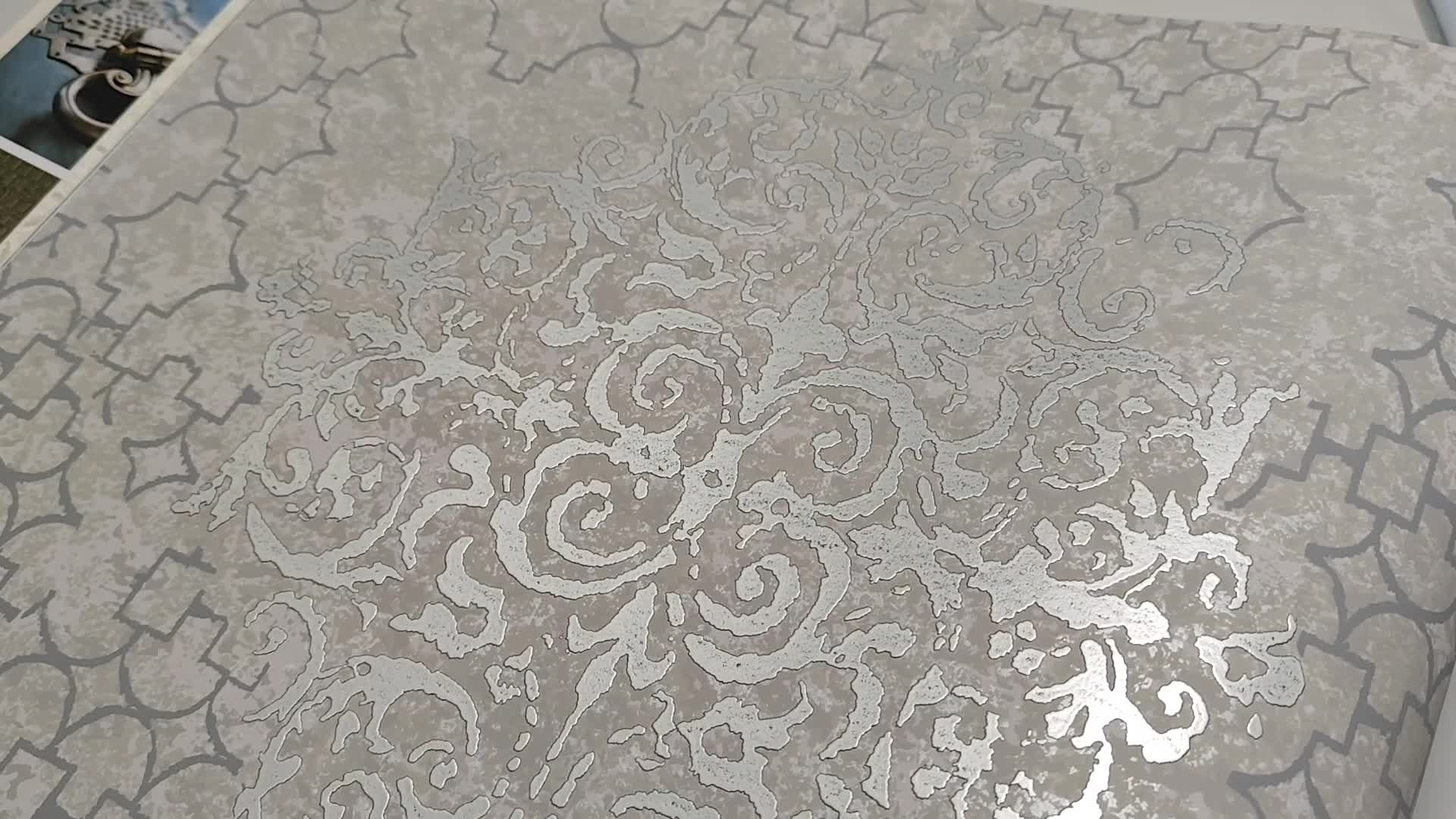 Damaszt mintás tapéta ezüst koptatott mintával