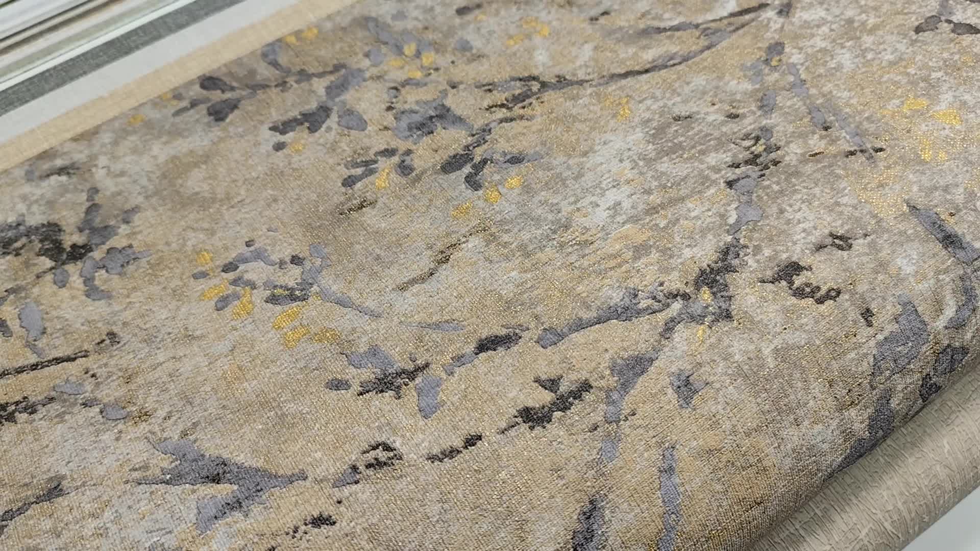 Levél mintás vinyl tapéta barna enyhe arany koptatással