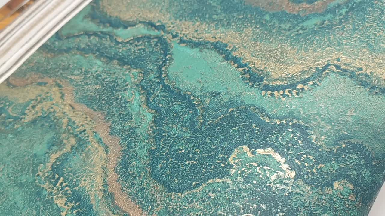 Türkiz arany tapéta márvány hatású mintával