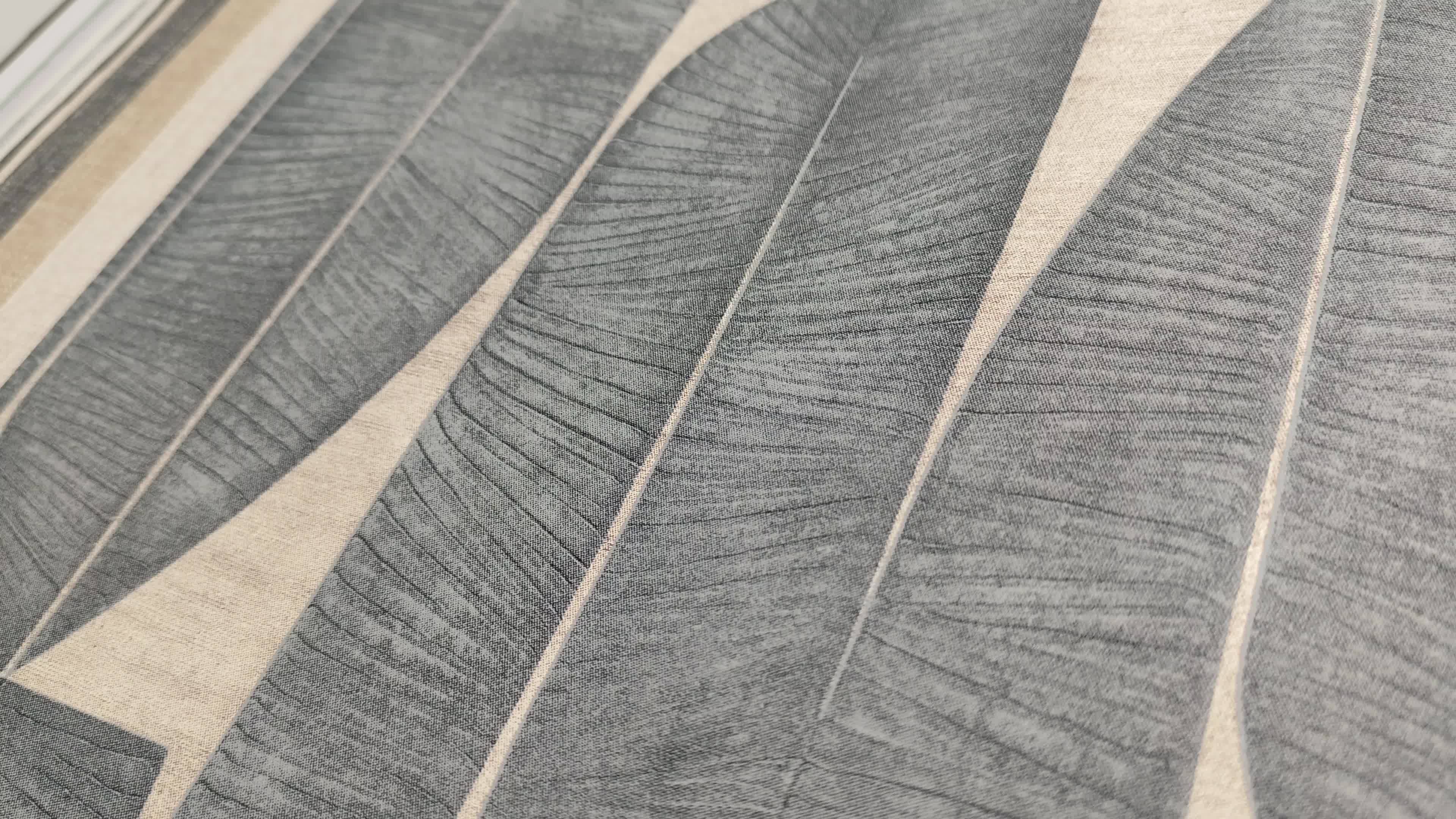 Banánlevél mintás vlies dekor tapéta antracit levelekkel