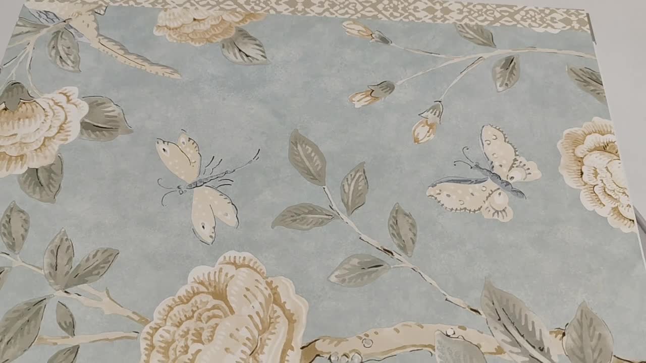 Angol vintage tapéta ég kék alapon romantikus virág mintával