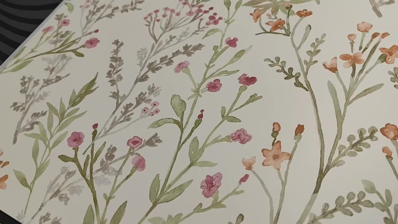 Dekor tapéta mezei virág mintával bézs alapon zöld színes akvarell virágokkal