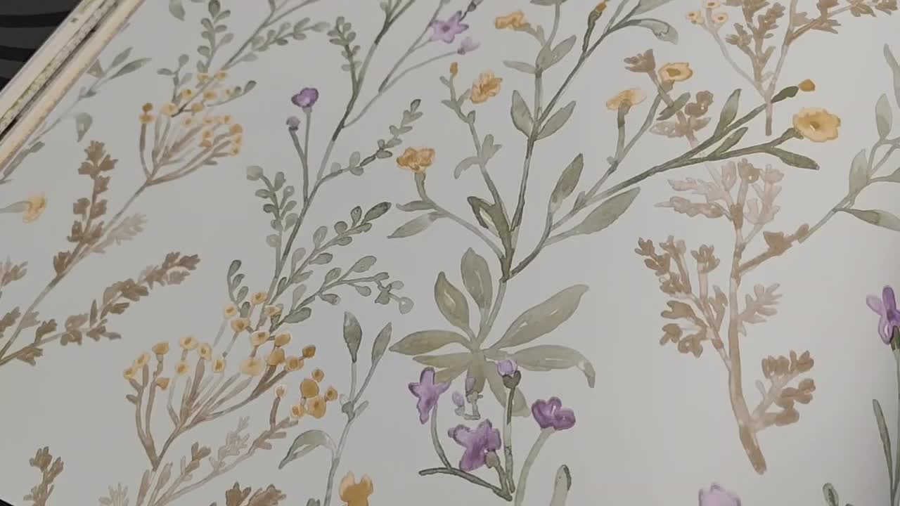 Halványkék dekor tapéta mezei virág mintával