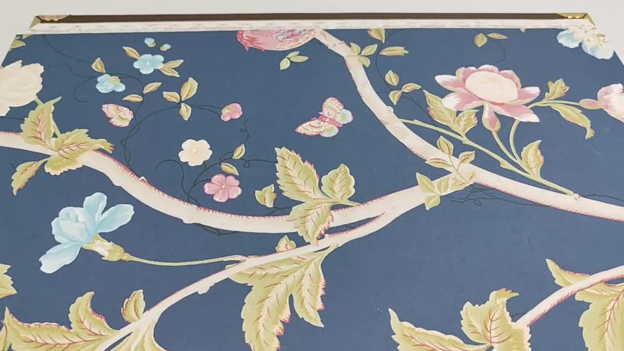 Romantikus vintage pillangó, fa, virág mintás dekor tapéta