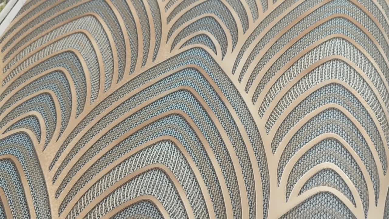 Dekor tapéta kékesszürke és bronz színű geometriai mintával