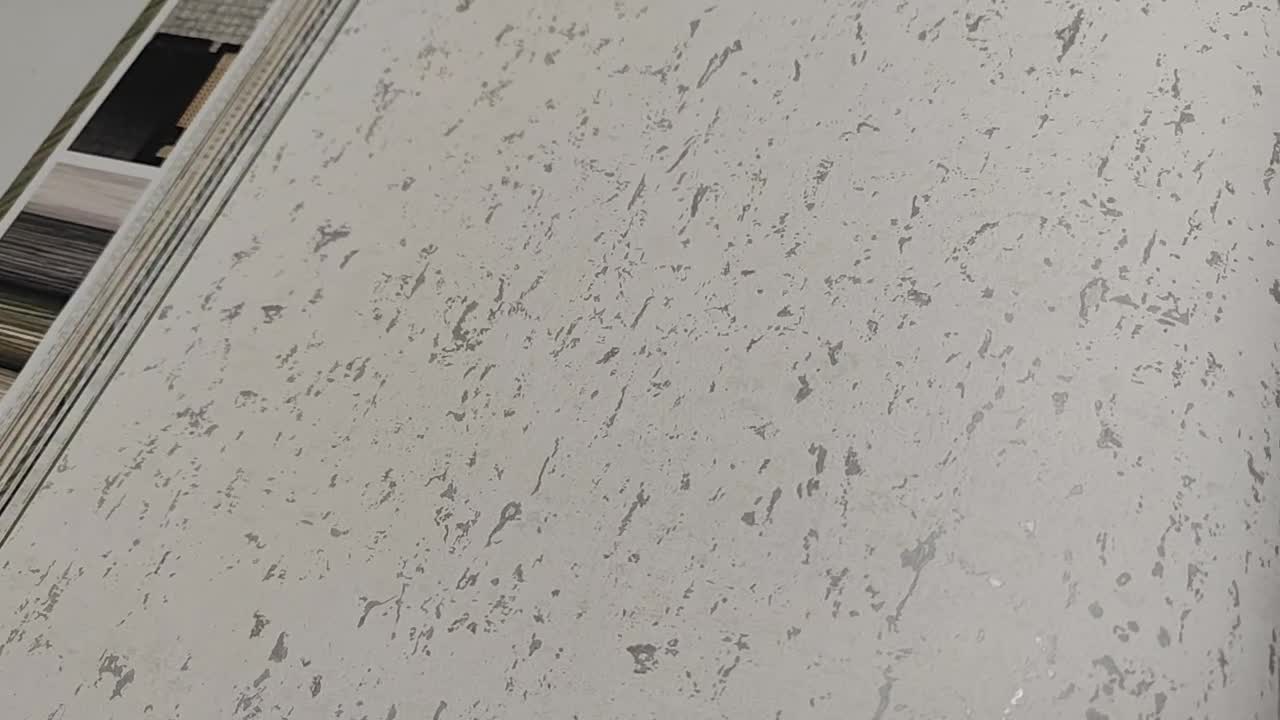 Mosható modern dekor tapéta fehér és ezüst színű kőhatású mintával