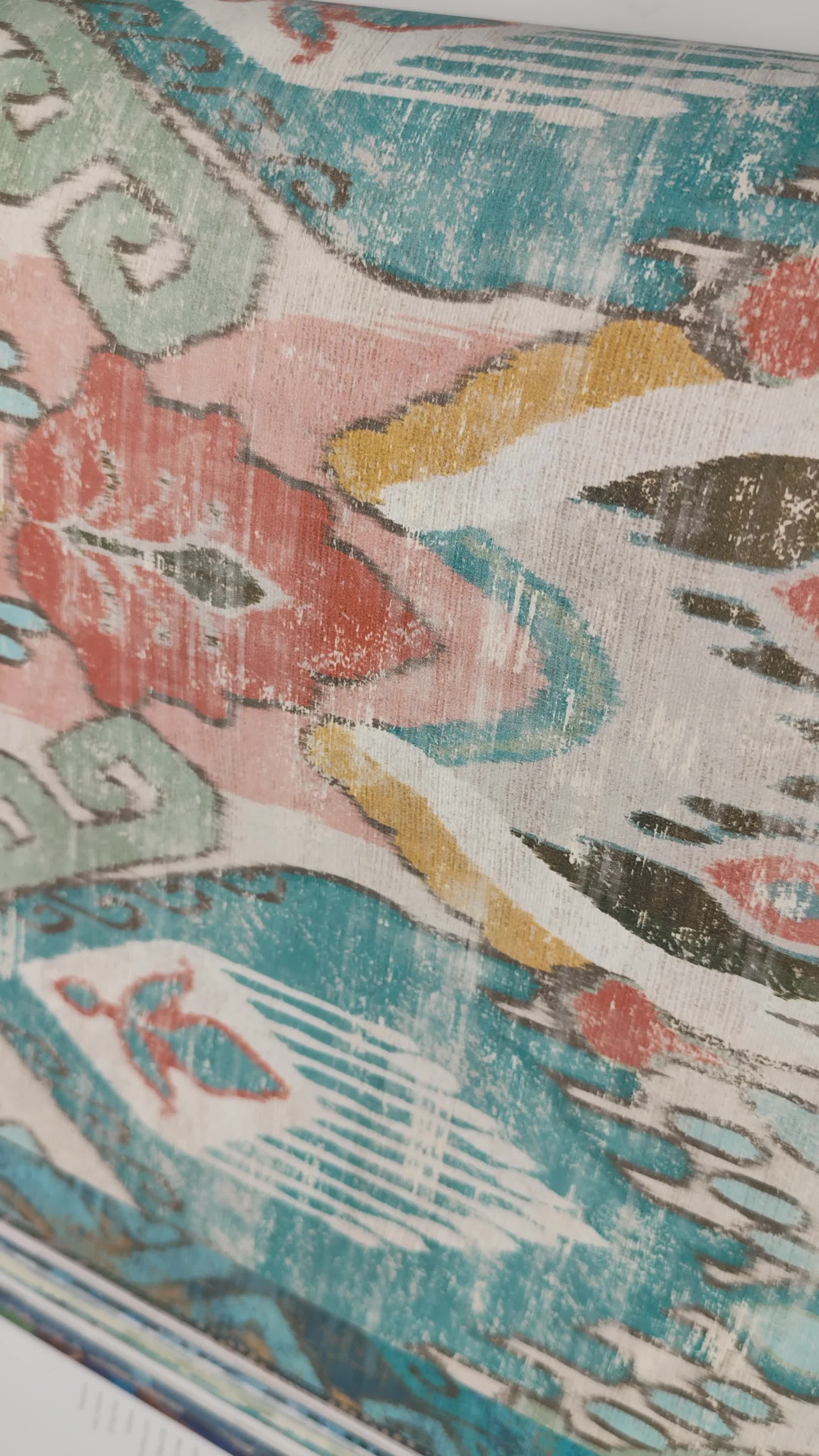 Angol vlies tapéta etno mintával pasztel kék és barna szín árnyalatokkal