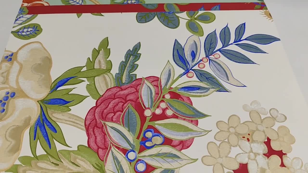 Sanderson tapéta koptatott fehér alapon virágos mintával 68,6cm széles