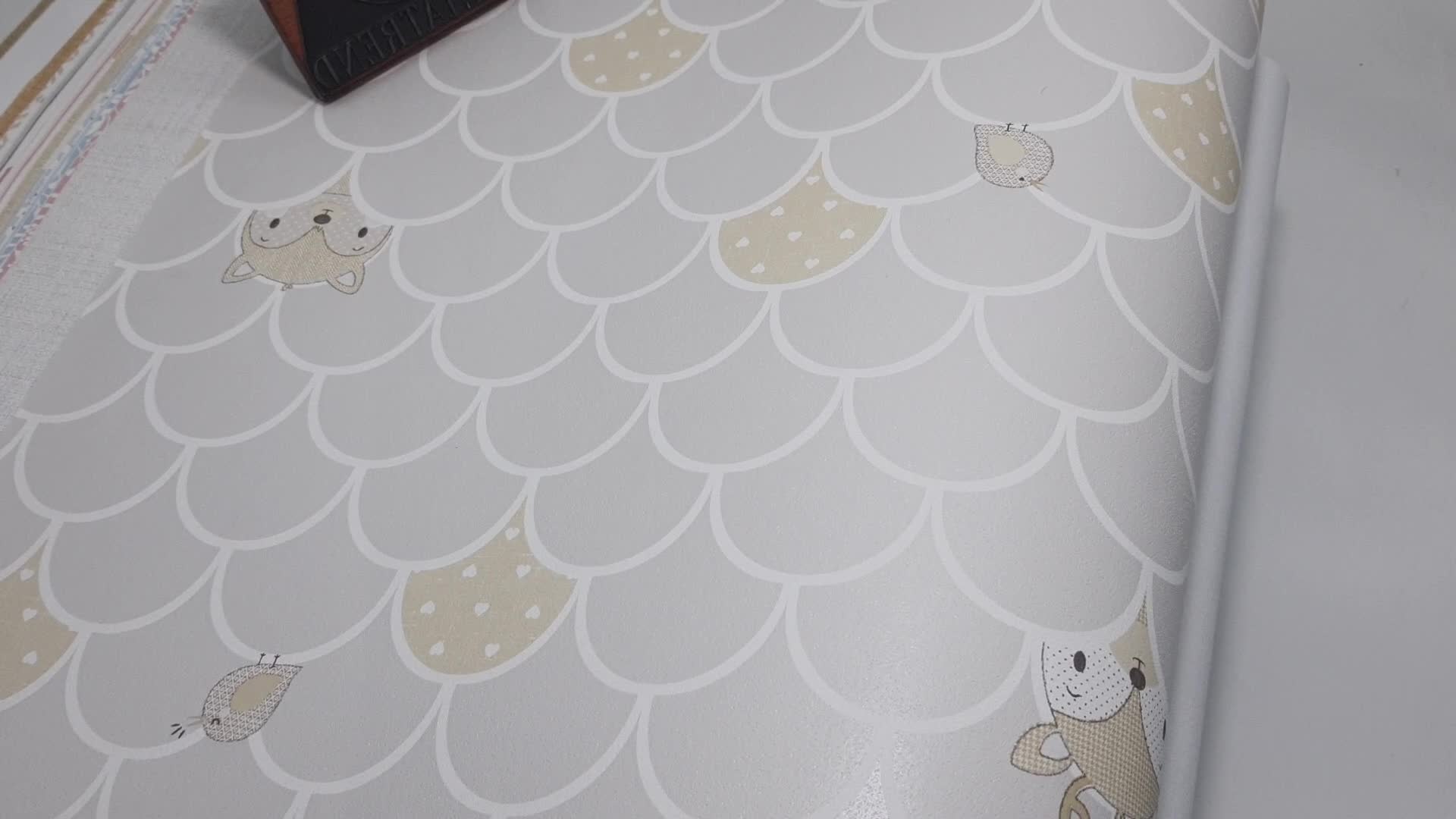 Szürke gyerekszobai tapéta kukucskáló kedves állat mintával