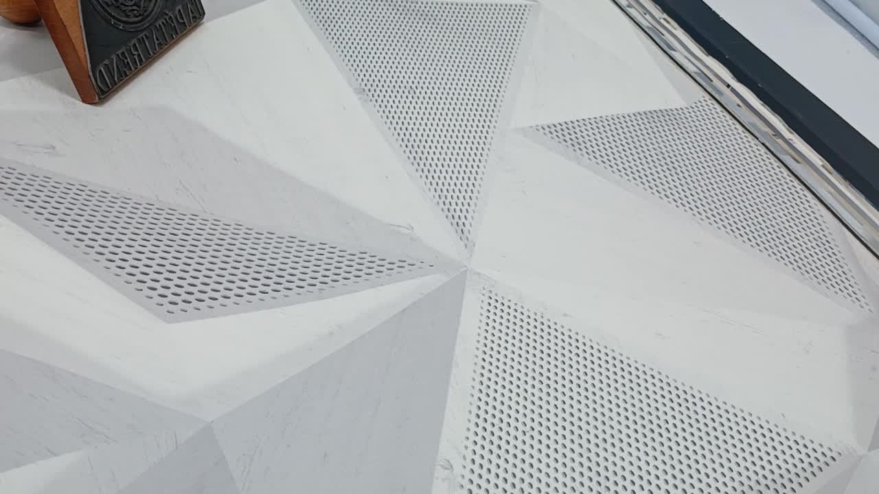 Szürke fehér faerezett mintás 3D hatású design tapéta