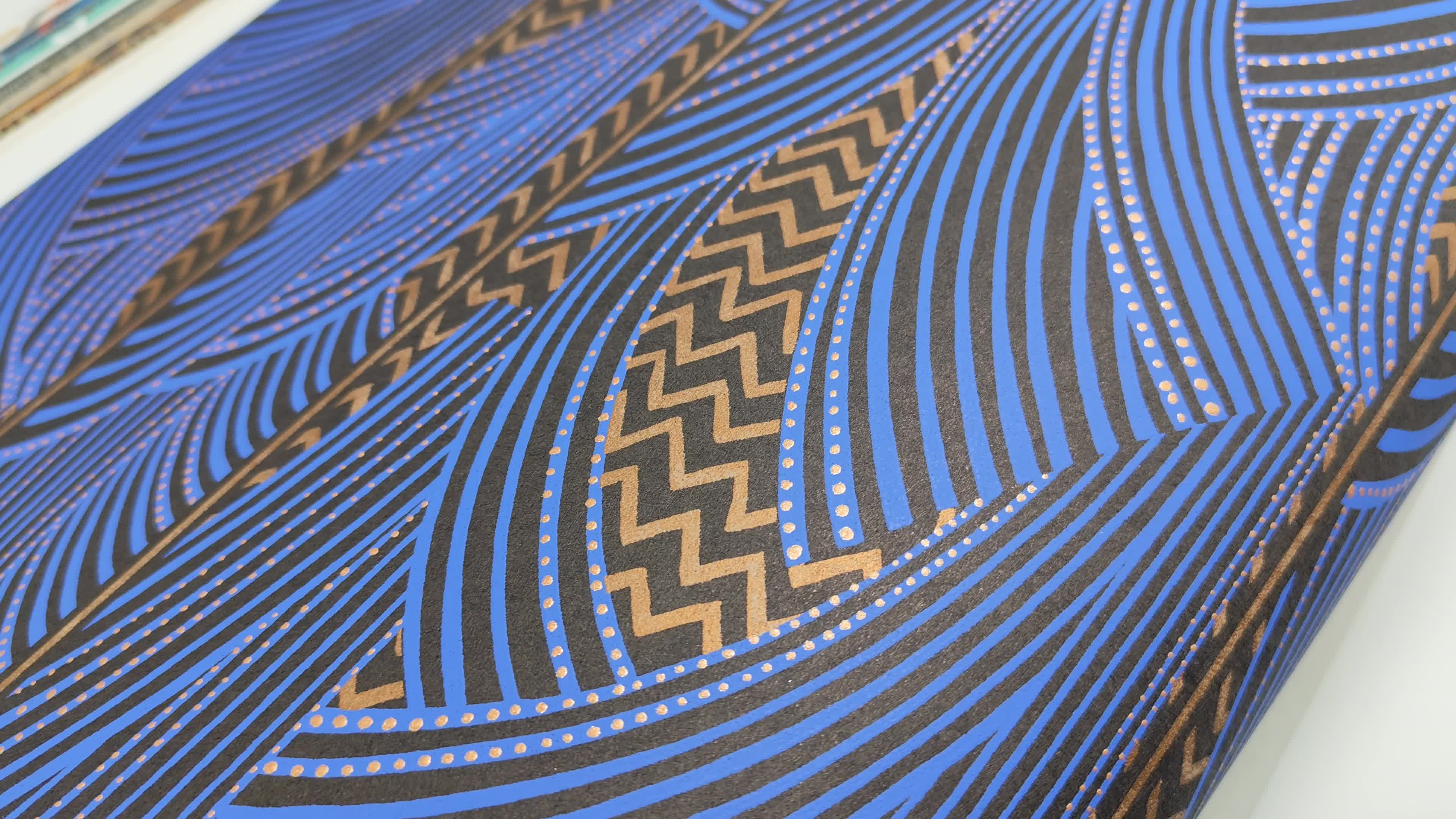 Art deco design tapéta kék geometrikus mintával