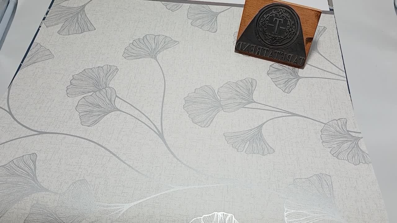 Ezüst ginkgo mintás dekor tapéta metál ginkgo mintával