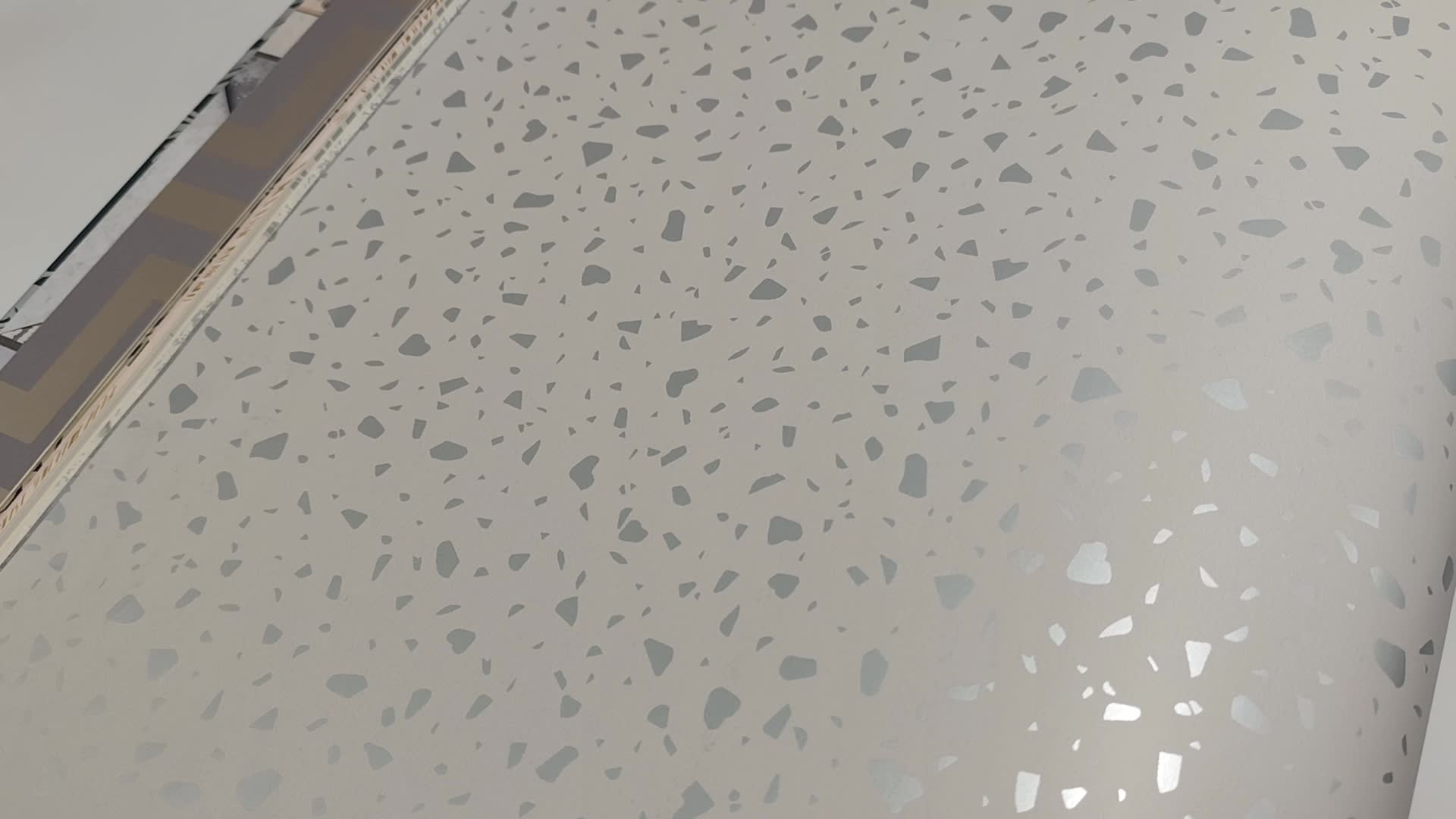 Szürke ezüst metál dekor tapéta geometrikus mintával