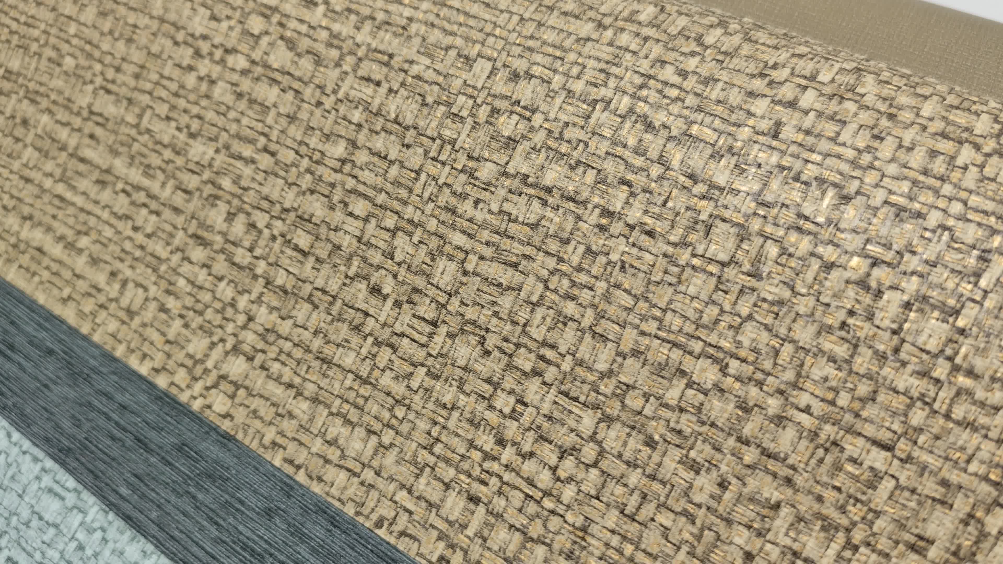 Arany és bézs színű rattan mintázatú tapéta