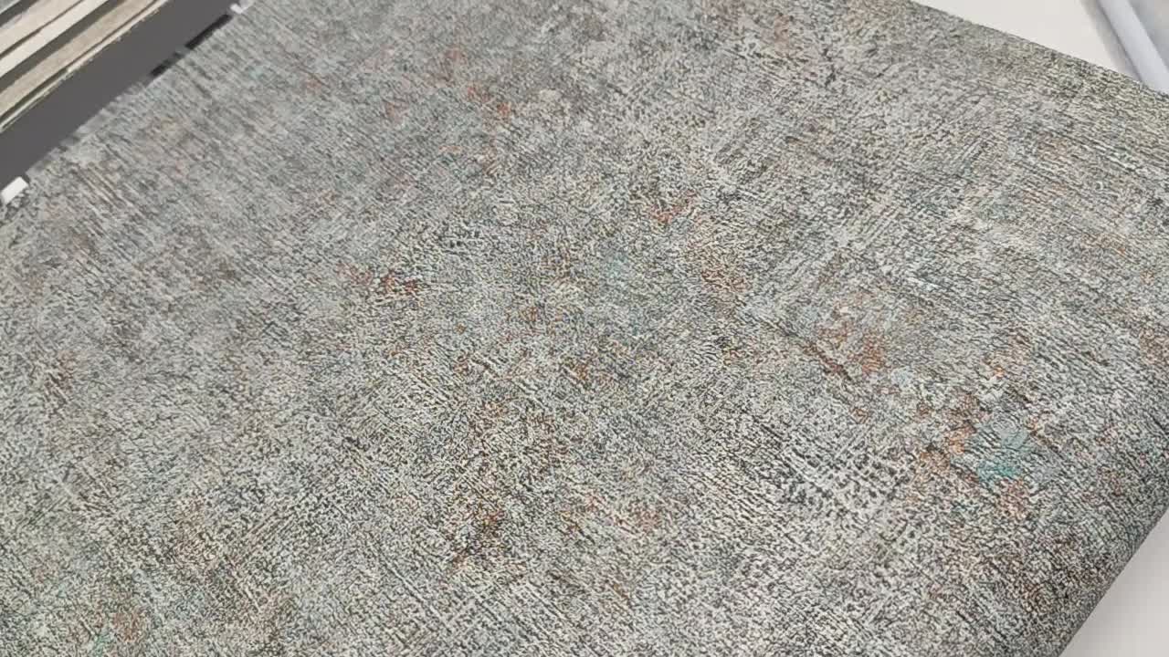 Réz, ezüst és szürke színű koptatott betonhazású tapéta