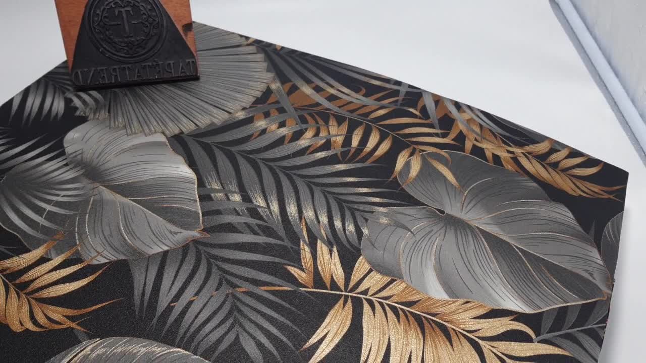 Fekete arany levélmintás vlies design tapéta