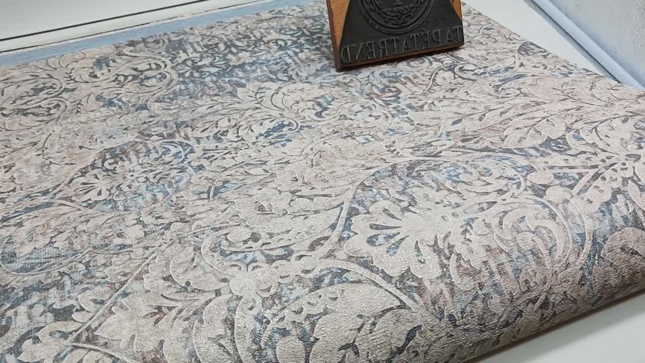 Kék bézs barokk mintás vlies design tapéta koptatott hatással